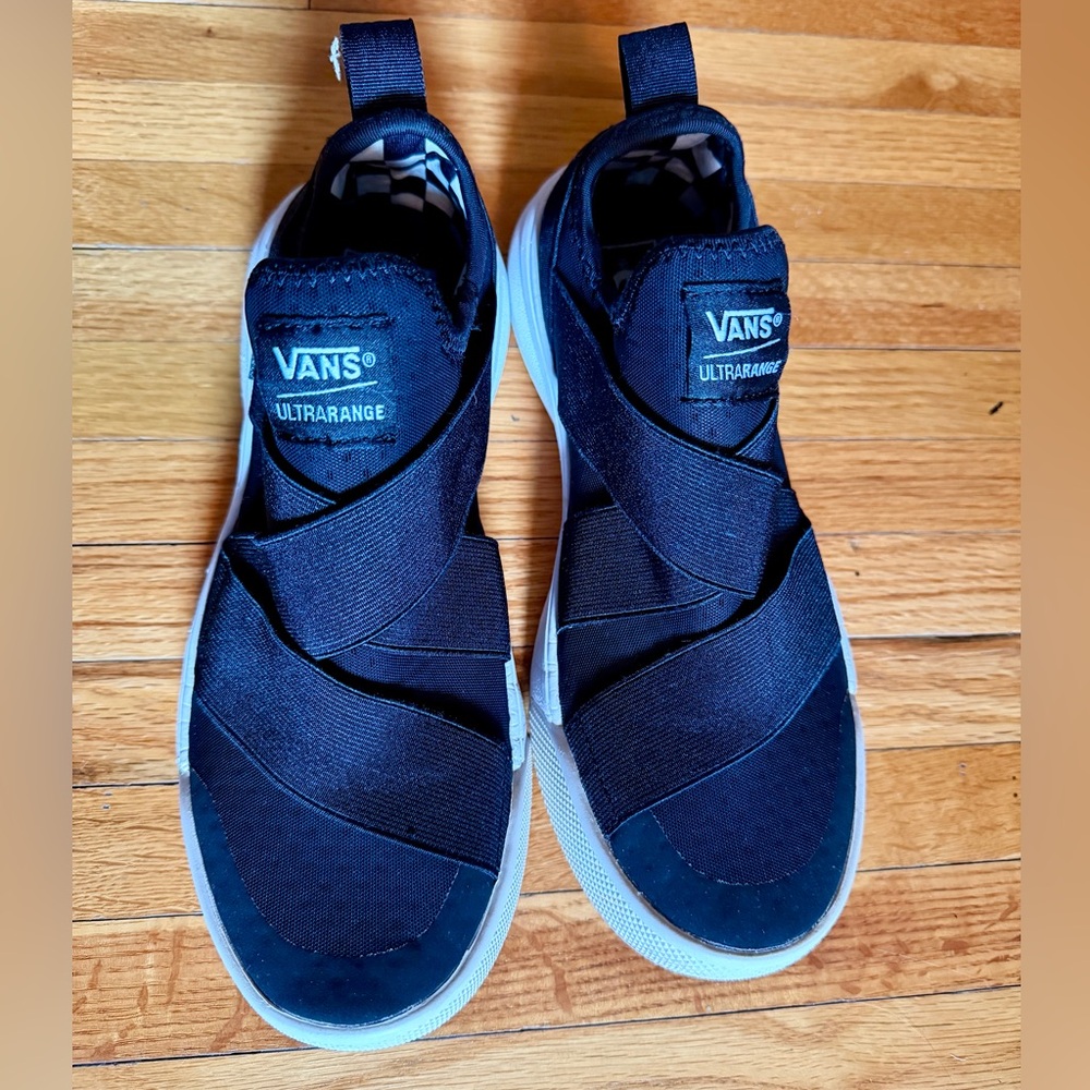 Vans Ultrarange Women’s Sneakers in Black and White